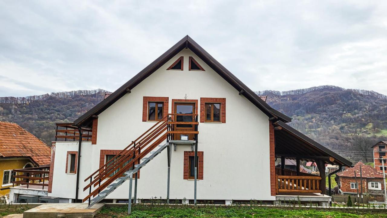 Pensiunea Tesoro Corbeni Buitenkant foto