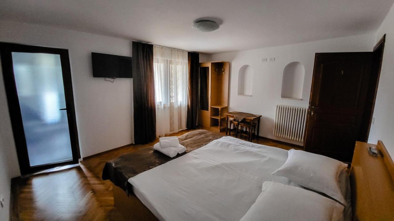Pensiunea Tesoro Corbeni Buitenkant foto